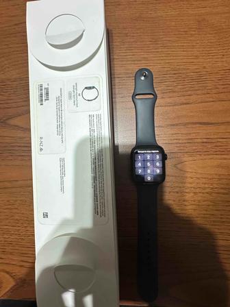 Apple Watch SE 2 2023