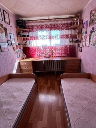 Продаю спальный гарнитур