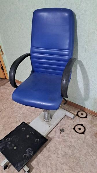 Маникюрное и педикюрное кресло