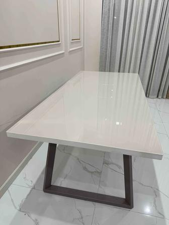 Продам кухонный стол