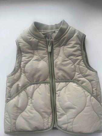 Жилетка Zara (12-18 мес)