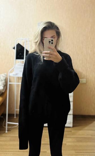 Продам черный свитер