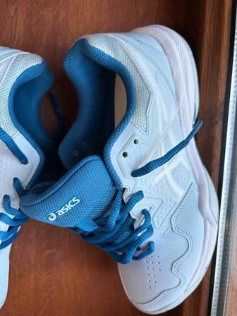 Кроссовки ASICS размер 36-37