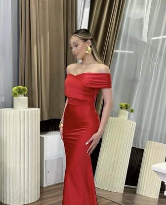 Вечернее платье