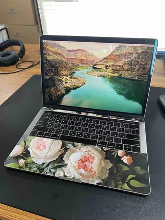 Apple MacBook Pro 13 with Touch Bar A1989 Intel (mid 2018)