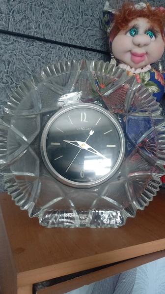 Часы с хрусталем