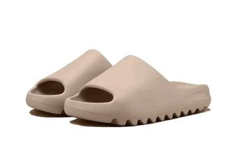 Продаю новые Adidas Yeezy Slide