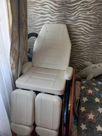 Продам педикюрное кресло-кушетка