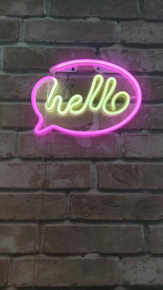 Неоновая розовая вывеска Hello