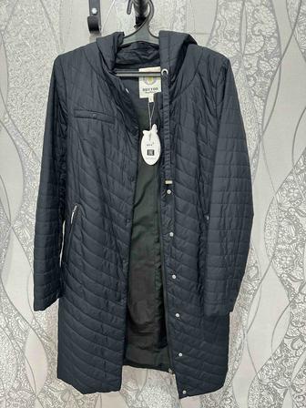 Продам куртку пальто осень размер s