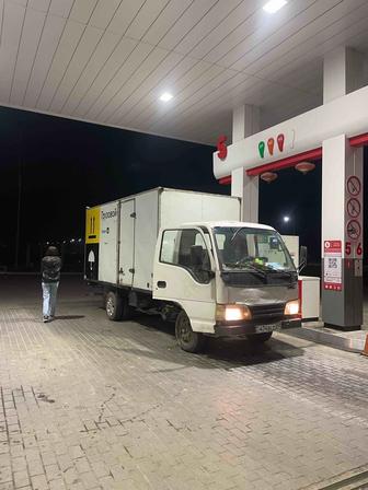 Водитель со своей газелью