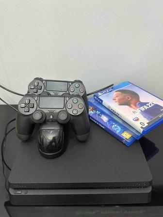 Продам Sony PlayStation 4