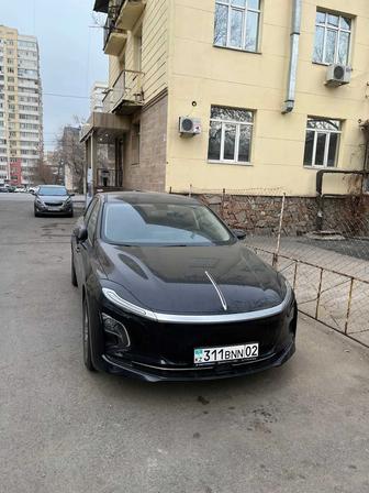 Аренда авто Hongqi E-QM5