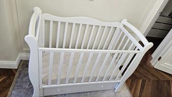 Продам кроватку и стульчик для кормления