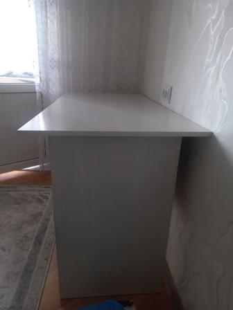 Срочно продам письменный стол