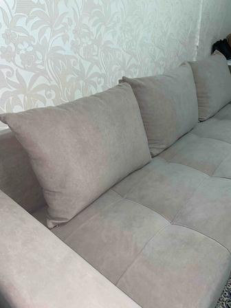 Диван почти новый 2 метра