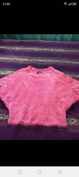 Отдам бесплатно женские вещи-платья, пиджак, др.