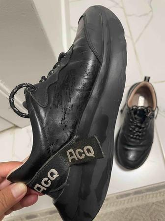 Бесплатно отдам кроссовки