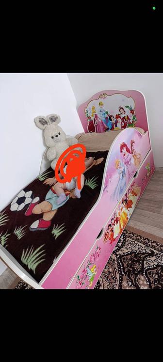 Продам детскую кровать для девочек