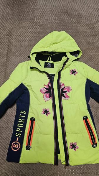 Женская спортивная куртка