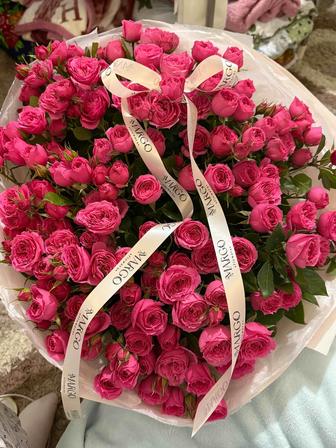 Кустовые розы. Цветы