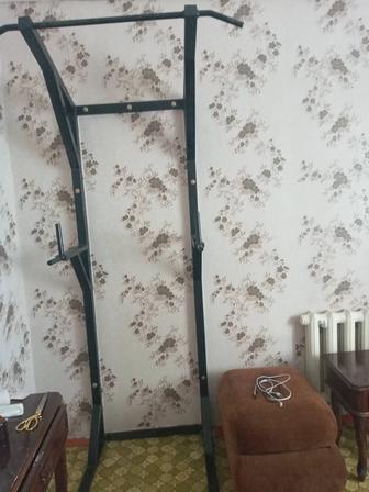 Продается спортивный снаряд. Турник.