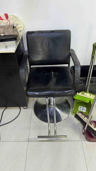 Кресло для парикмахеров