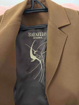 Продам пальто от Rafaello