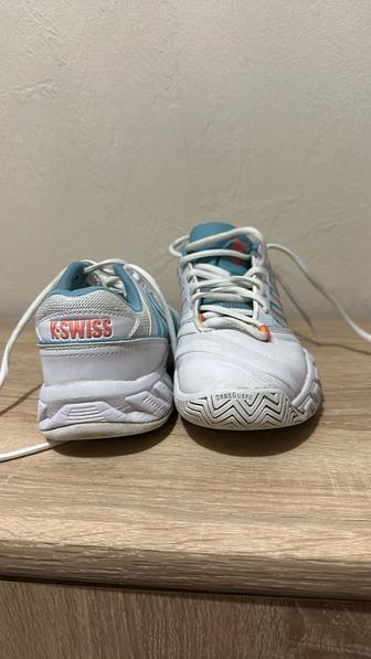 Кроссовки для теннисса