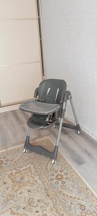 Детский стульчик для кормления