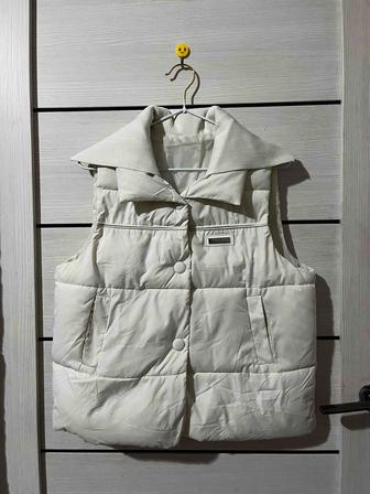 Безрукавка женский