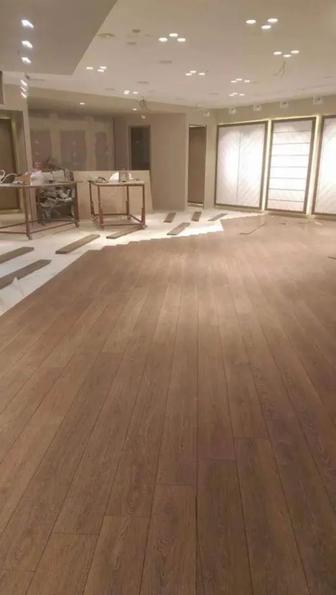 Укладка ламината, наливной пол