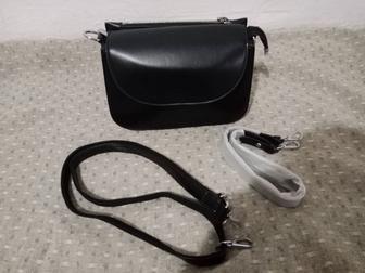 Продам сумку новую с чехлом