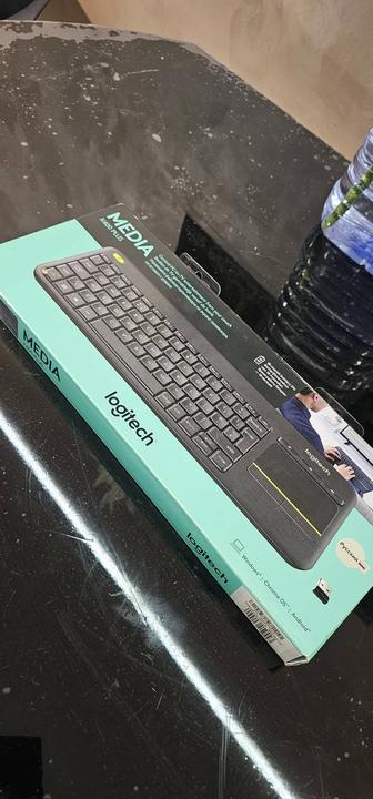 Logitech K400 Plus беспроводная клавиатура с тачпадом