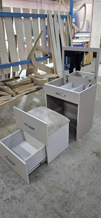 Туалетный столик-трансформер 2-в-1 (Комод Пуф)