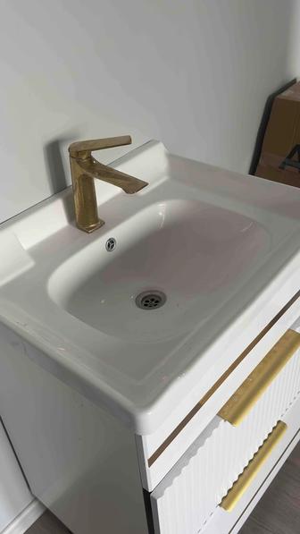 Продам раковину с тумбой! Очень доступная цена!