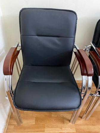 Продам офисные стулья