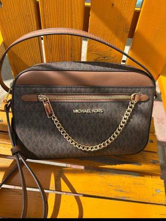 Сумка Michael Kors , в оригинале , в хорошем состоянии.