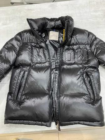 Продам куртку Moncler ,новая с бирками