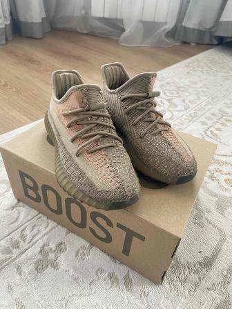 Кроссовки Adidad yeezy boost 350