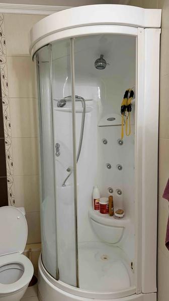 Душевая ванна хорошем состоянии