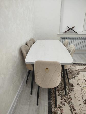 Стол со стульями