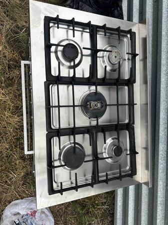 Газовая плита Hotpoint-Ariston с электрической духовкой