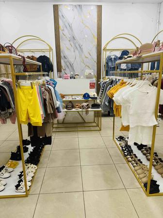 Продам торговое оборудование рейлы, шкафы, стойки