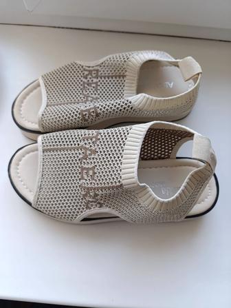Сандали женские