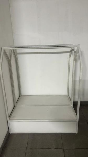 Вешало напольное