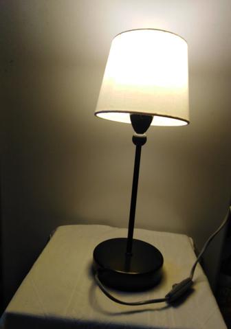 ОТДАМ лампу. Настольную, Европа, Работает ХОРОШО, бу