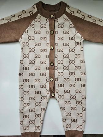 Продам теплый комбинезончик
