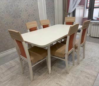 Стол со стульями