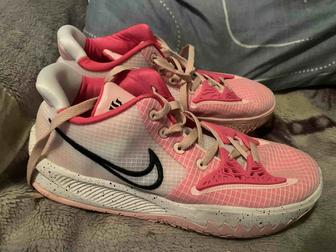 продам кроссовки